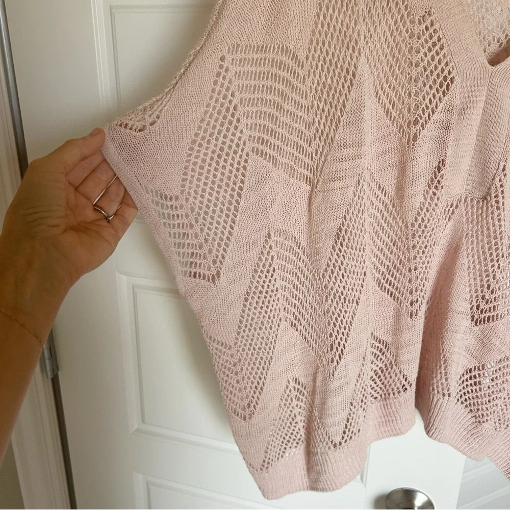 Trina Turk Crochet Open Knit Boxy Dolman Short Sleeve Soft Pink Sweater Size L